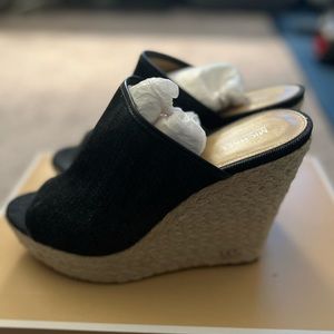 Michael Michael Kors Denim Blue Hastings Mule, Size 9.5